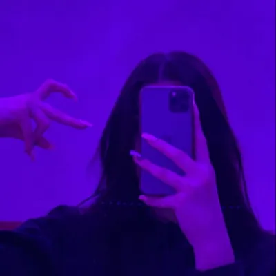 mirror selfi girl dp