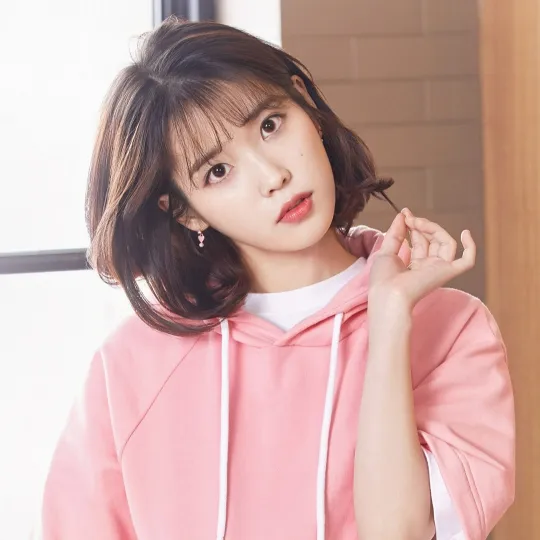 thumb for Iu Vogue Pfp