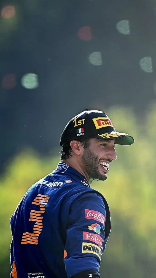 thumb for Daniel Ricciardo Iphone Wallpaper