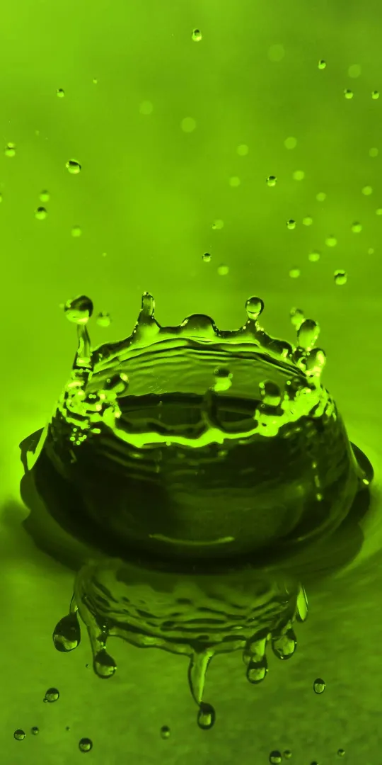 thumb for Green Water Drops Wallpaper